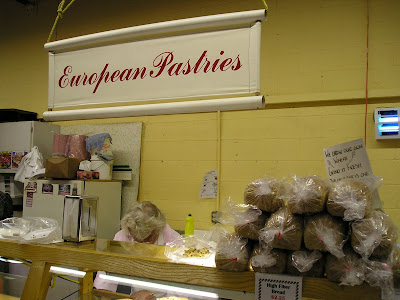 European Pastries - Excellent Whole Wheat Bread at the Waterloo Farmers Market (St. Jacobs) European Pastries - Excellent Whole Wheat Bread at the Waterloo Farmers Market (St. Jacobs)