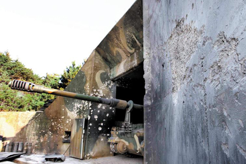 A+concrete+structure+in+the+K-9+Marine+a