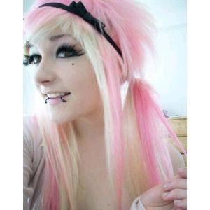 News Maker Hair Pink Highlights