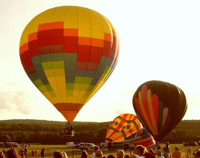 graph pattern and mixed colors hot air balloon