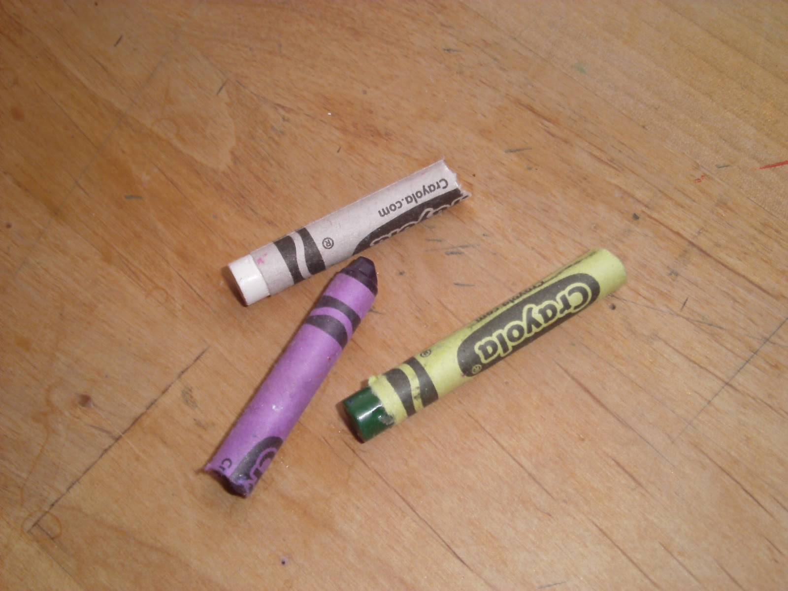 I have an idea! What to do with broken or flat crayons!