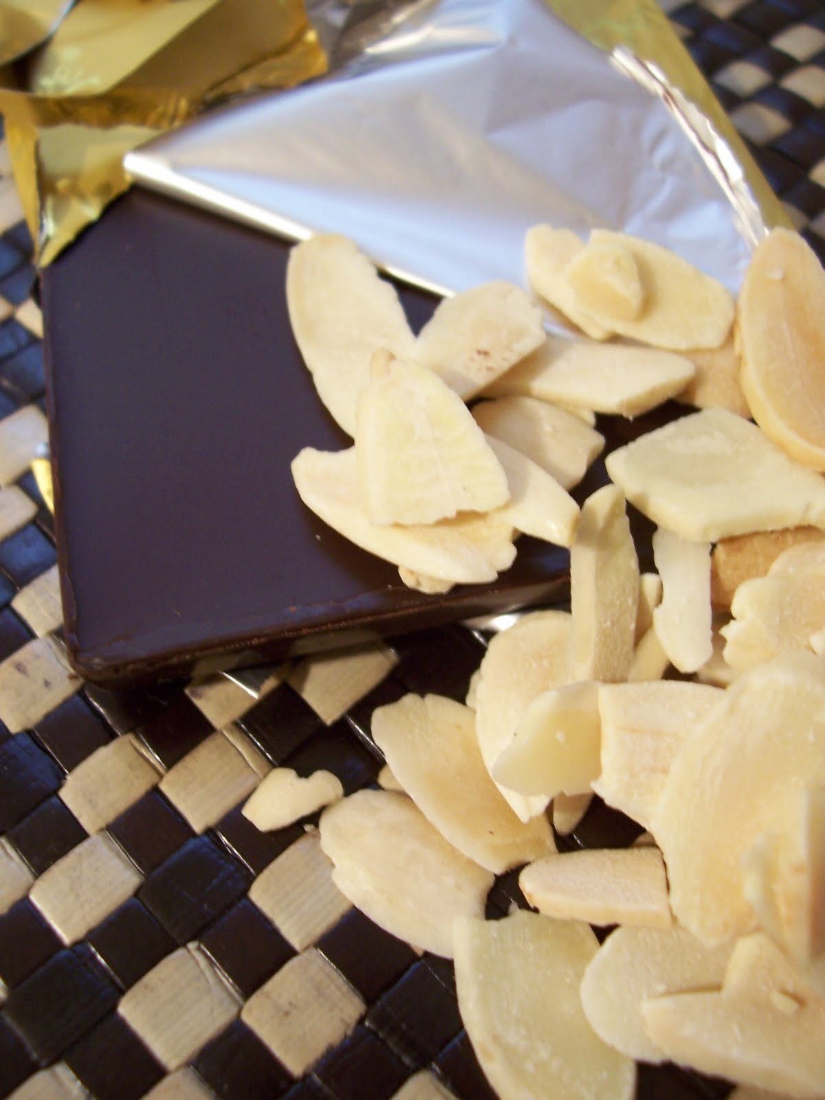 [chocalmond+001.JPG]