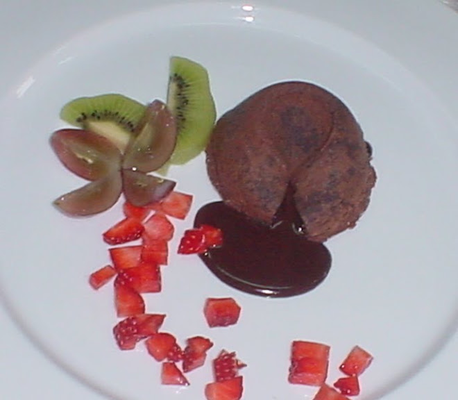 Fofo de chocolate c/fruta