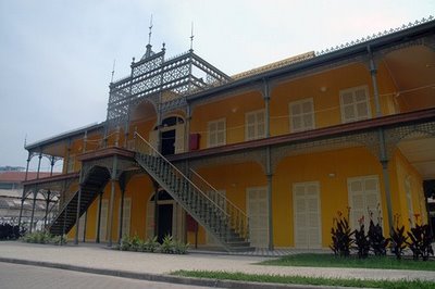 [Luanda-Palácio+de+Ferro-Ferdinando+Casagrande.jpg]