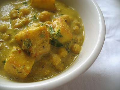 Chickpeas and Paneer in a Spicy Creamy Cashew Gravy