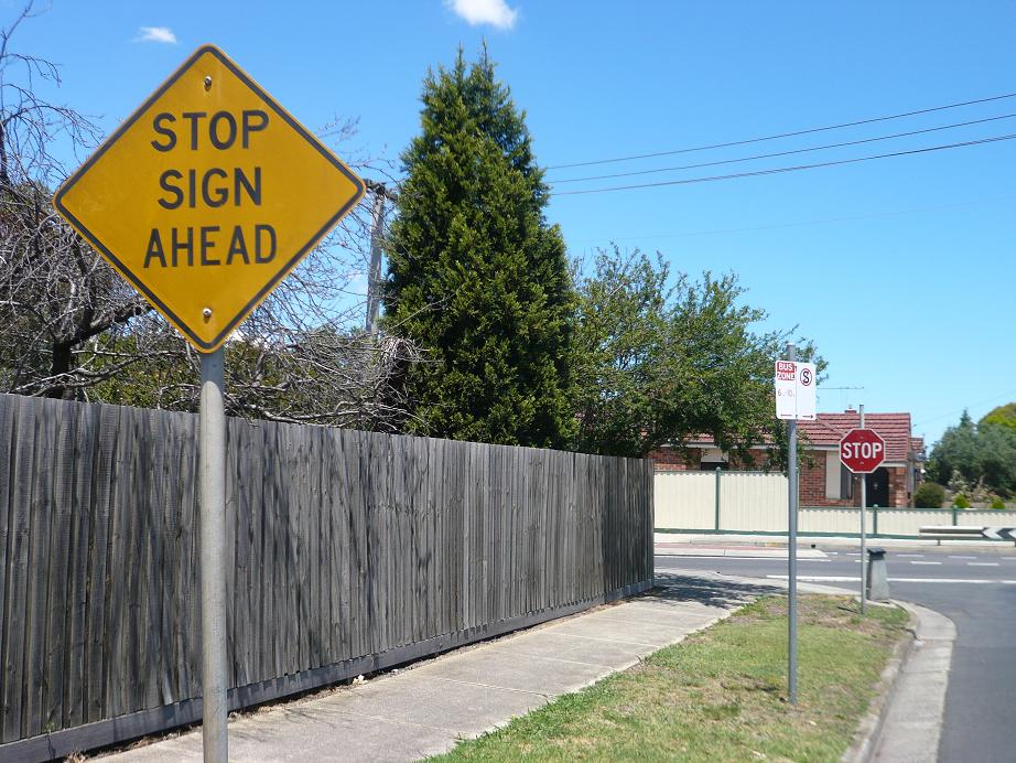 [stop+sign+ahead.JPG]