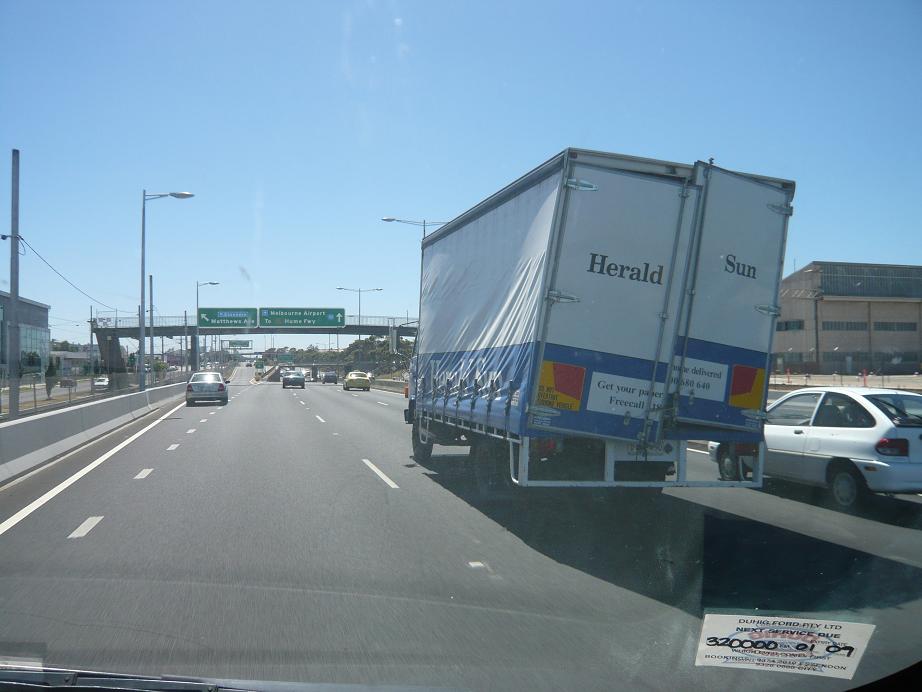 [angle+truck.JPG]