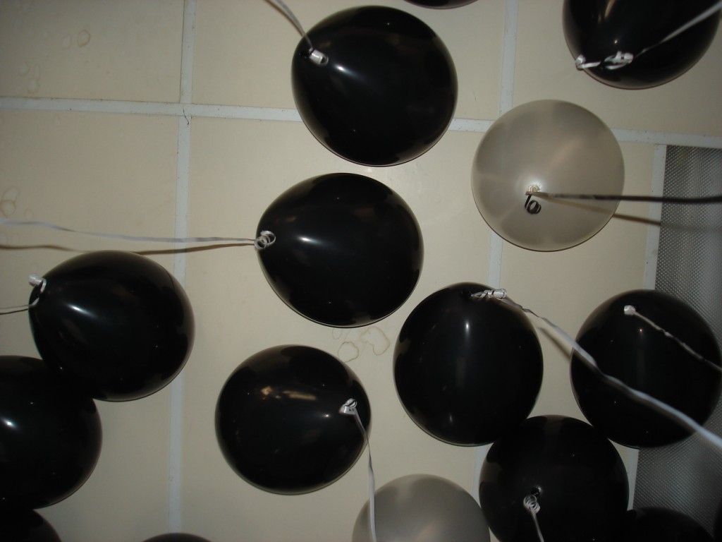 [baloons.jpg]