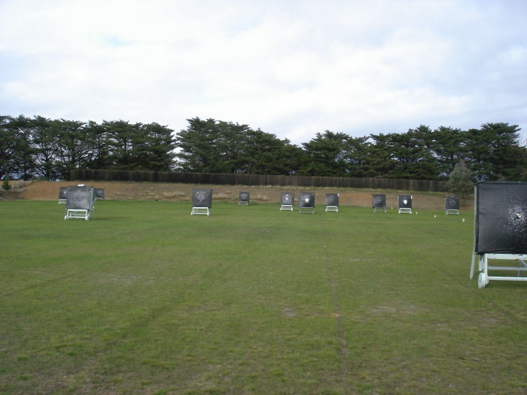 [archery.JPG]