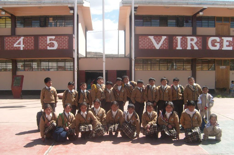 ALUMNOS CON EL UNIFORME 2009