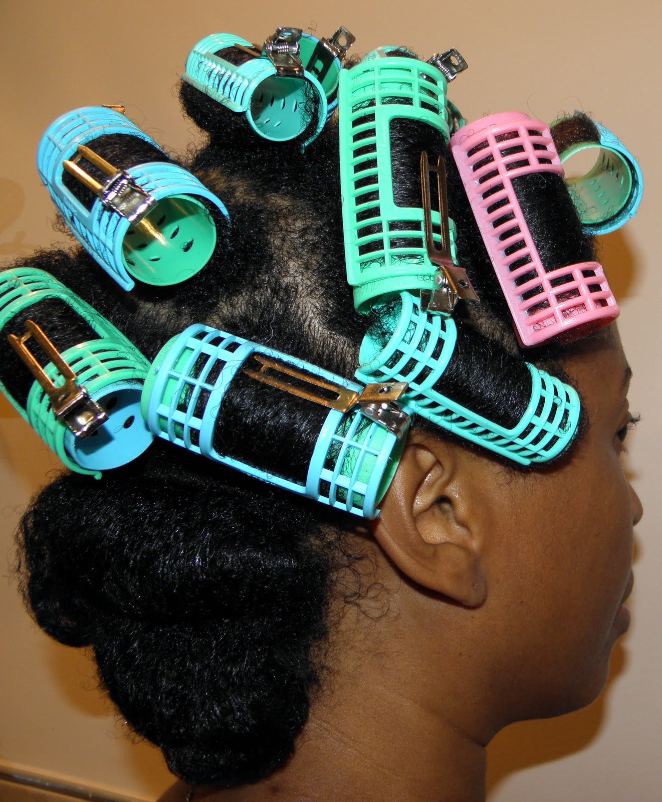 All Natural Hair: Trying a rollerset