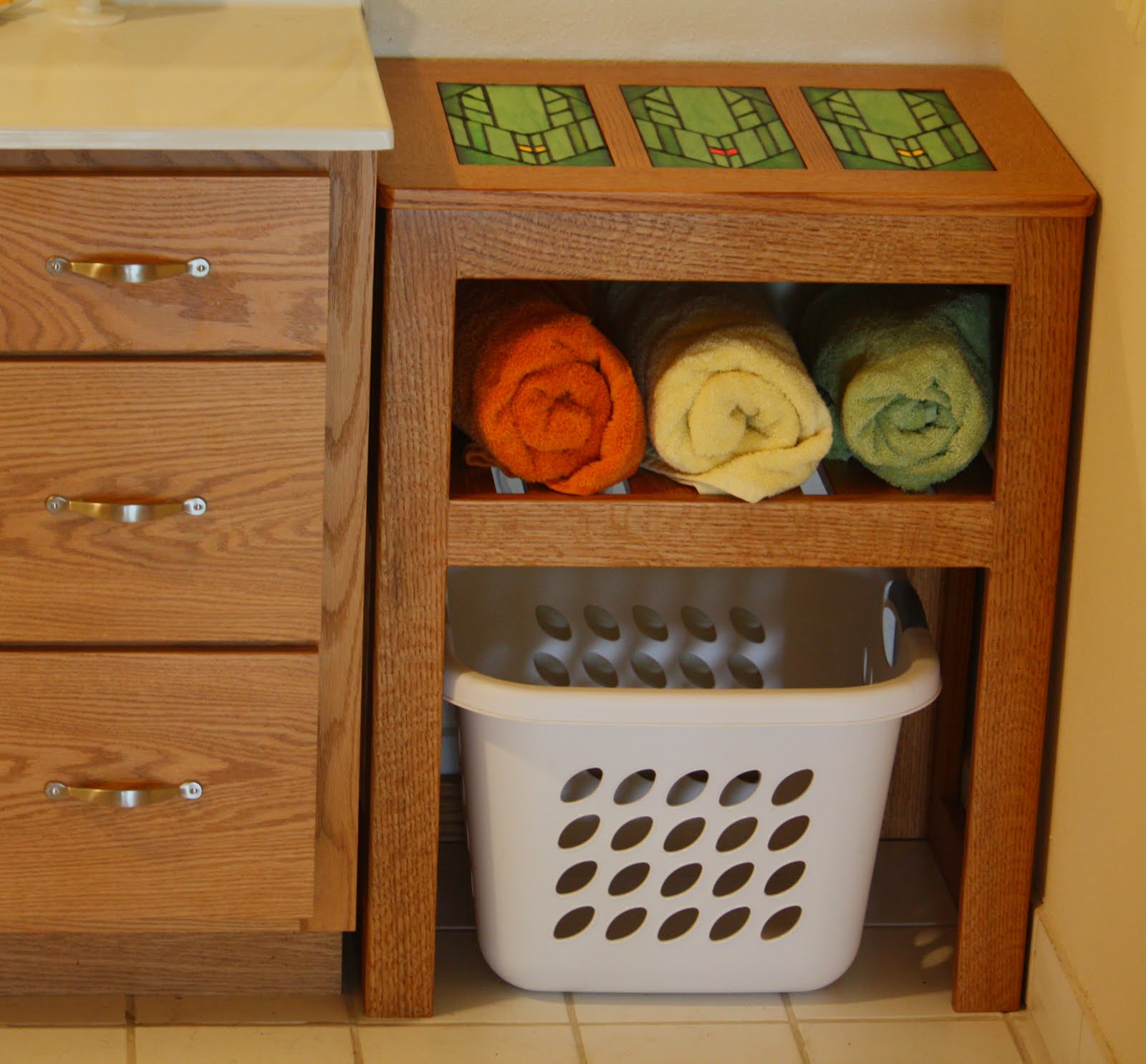 Susan Mayer's Haven: Bathroom stand