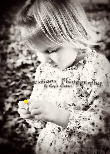 Little girls love tiny flowers