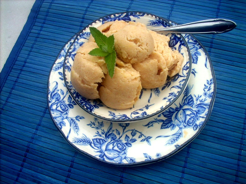 Canela kitchen (gloria) Quince Ice Cream (an autumn Ice cream)