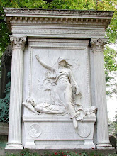 Túmulo de Jules Michelet no Cemitério Père-Lachaise em Paris.