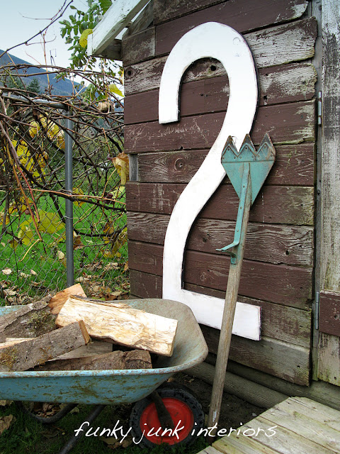 How to make a giant number or letter out of plywood... for FREE! via https://www.funkyjunkinteriors.net/