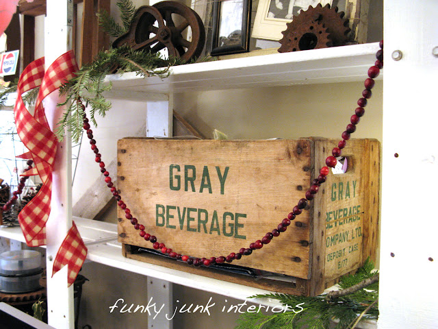 How to make a real cranberry Christmas garland.