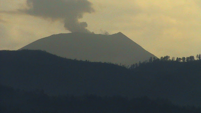 gunung slamet difoto dari kalierang bumiayu pebruari 2009