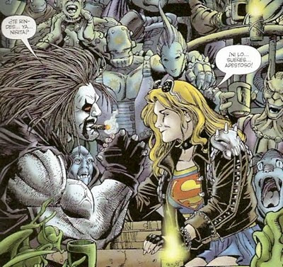 Lobo y Supergirl a brazo partido