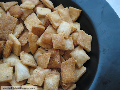 Preety's Kitchen: Matar/Mathri