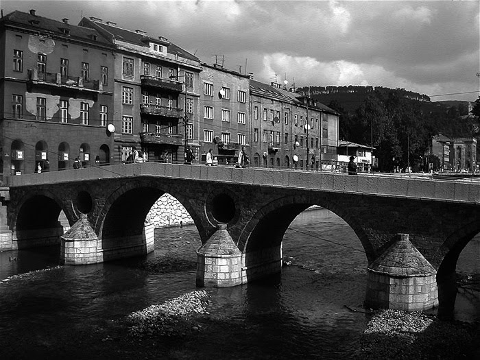 [El+Puente+Princip+(001).jpg]