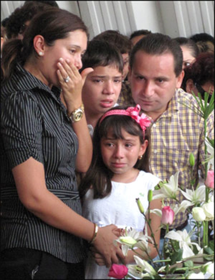 [El+funeral+(002).jpg]