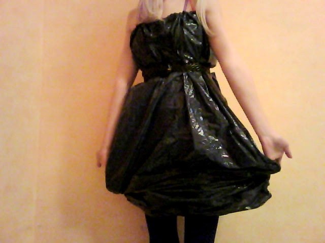 style meerkat: Garbage bag.