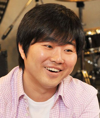 Universal Records Blog: FNC Music President Han Seong Ho talks about CNBLUE
