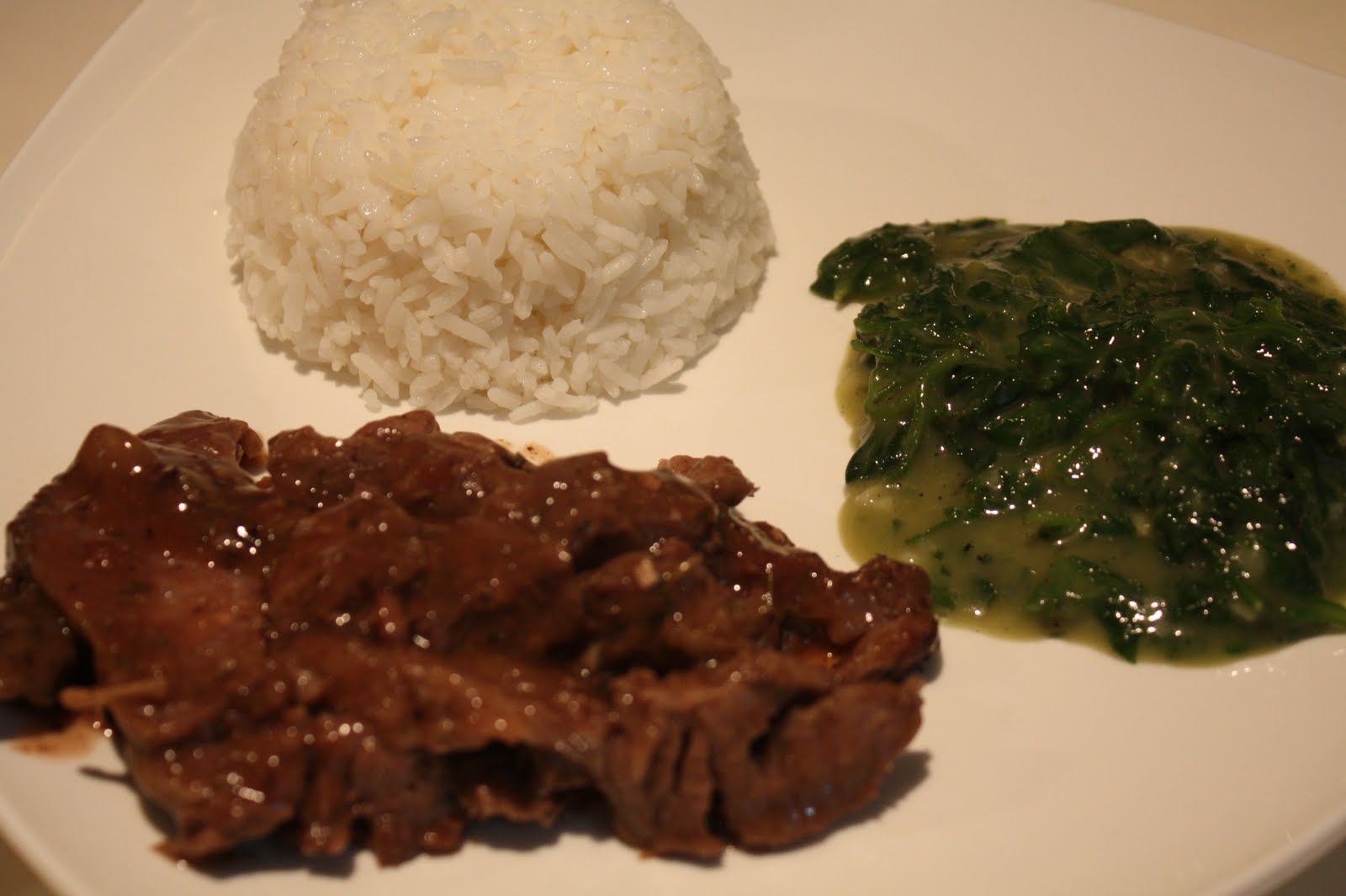 Abi's Daily Recipes Roastbeef with red wine sauce with Creamy Spinach