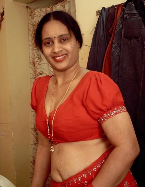 Hot Tamil Aunties Housewives Photo Album House Wife In Saree And Blouse 