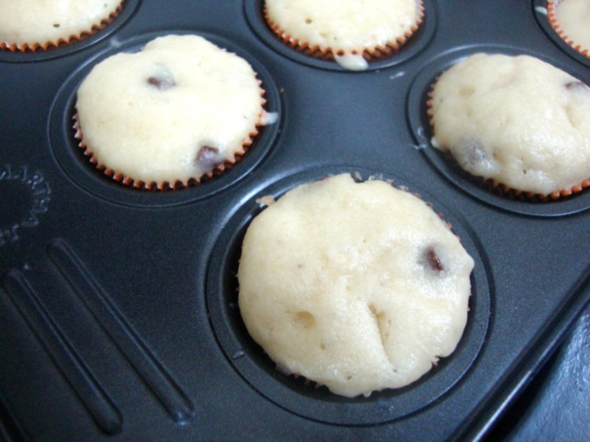 Microwave Eggless Banana Muffins with Chocolate Chips How to bake