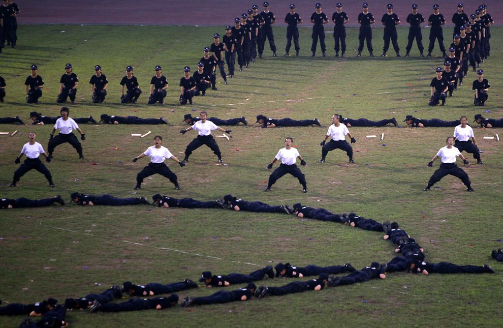 Тренировки террористов. Японский спецназ Военная подготовка. ОФП спецназа Японии список.