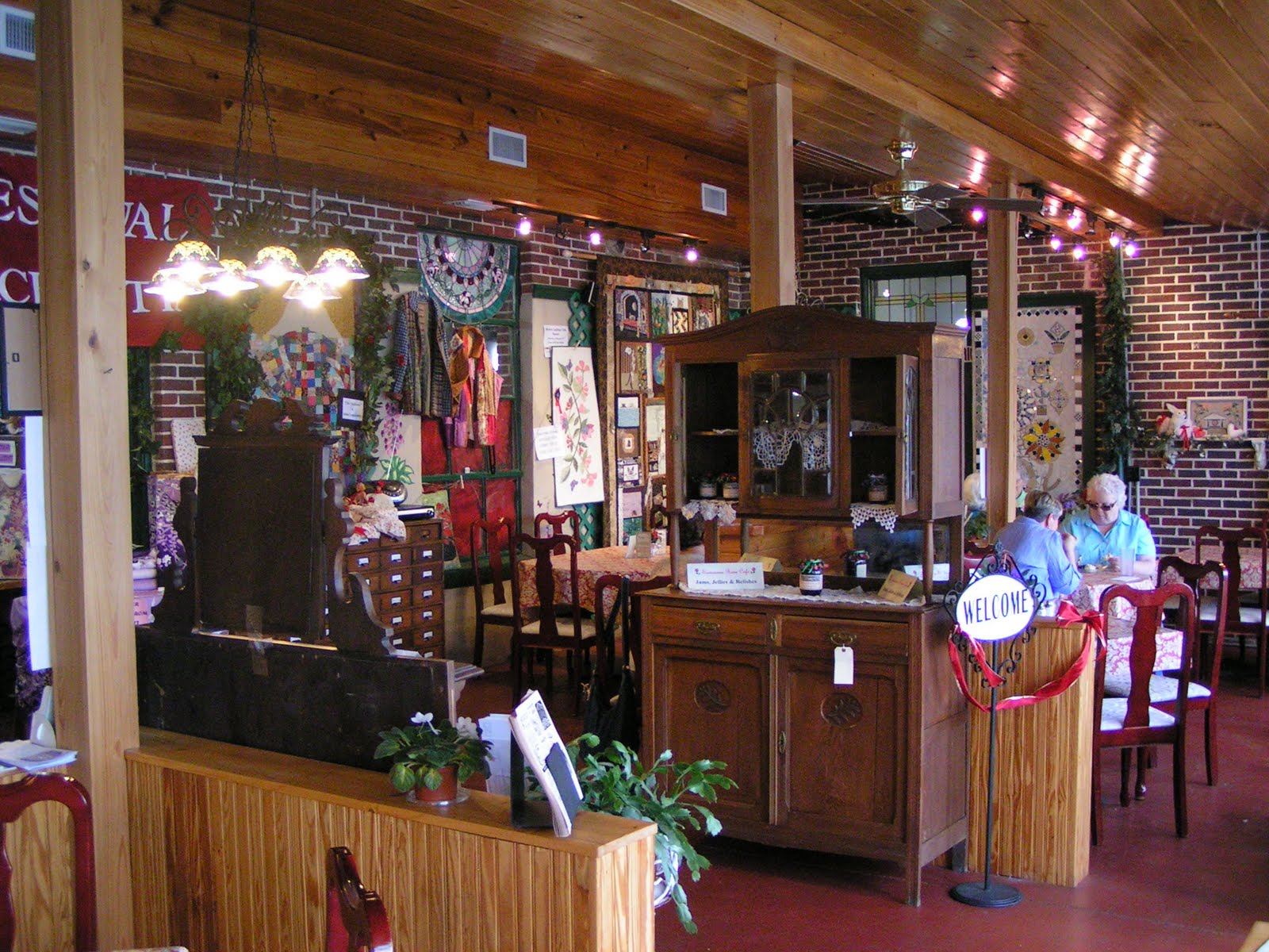 Lovin Our Life Trenton, FL's Really Cool Quilt Shop