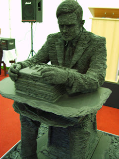 The new statue of Alan Turing