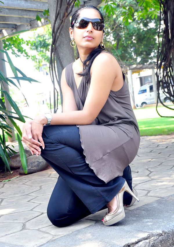 Padma Priya Hot Expose photo-shoot stills