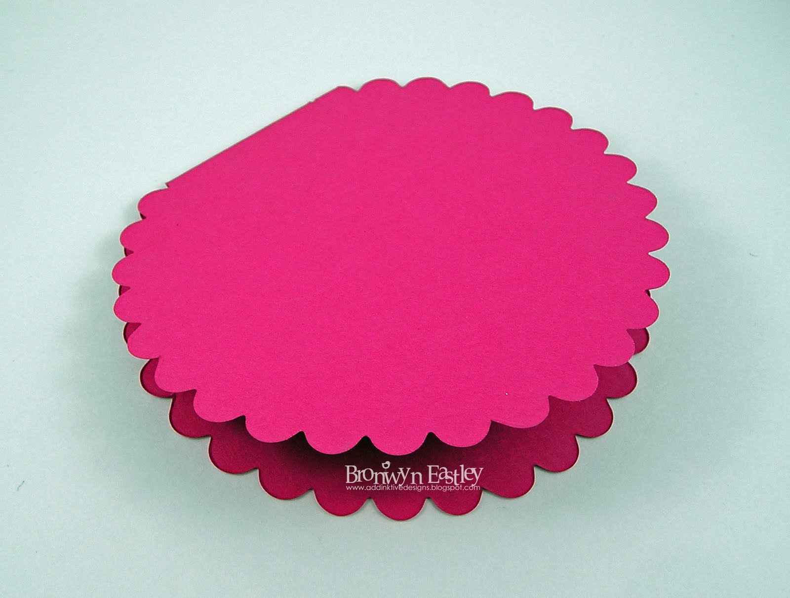 Scallop Circle Easel Card Tutorial