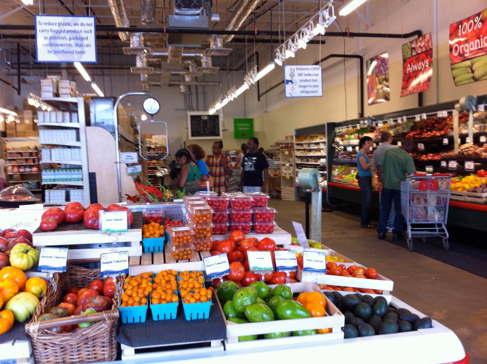 HowChow Mom's Organic Market Expands In Jessup