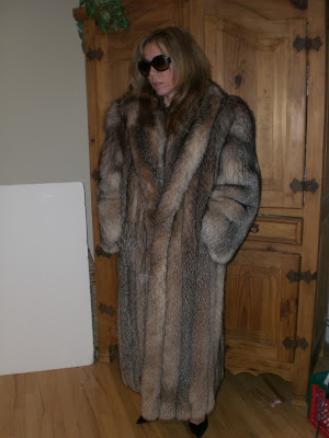 LAFOURRURE2: Crystal fox fur coat