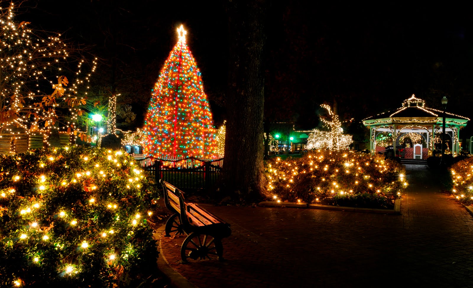 See 6 Charming Tennessee Christmas Towns On This Road Trip