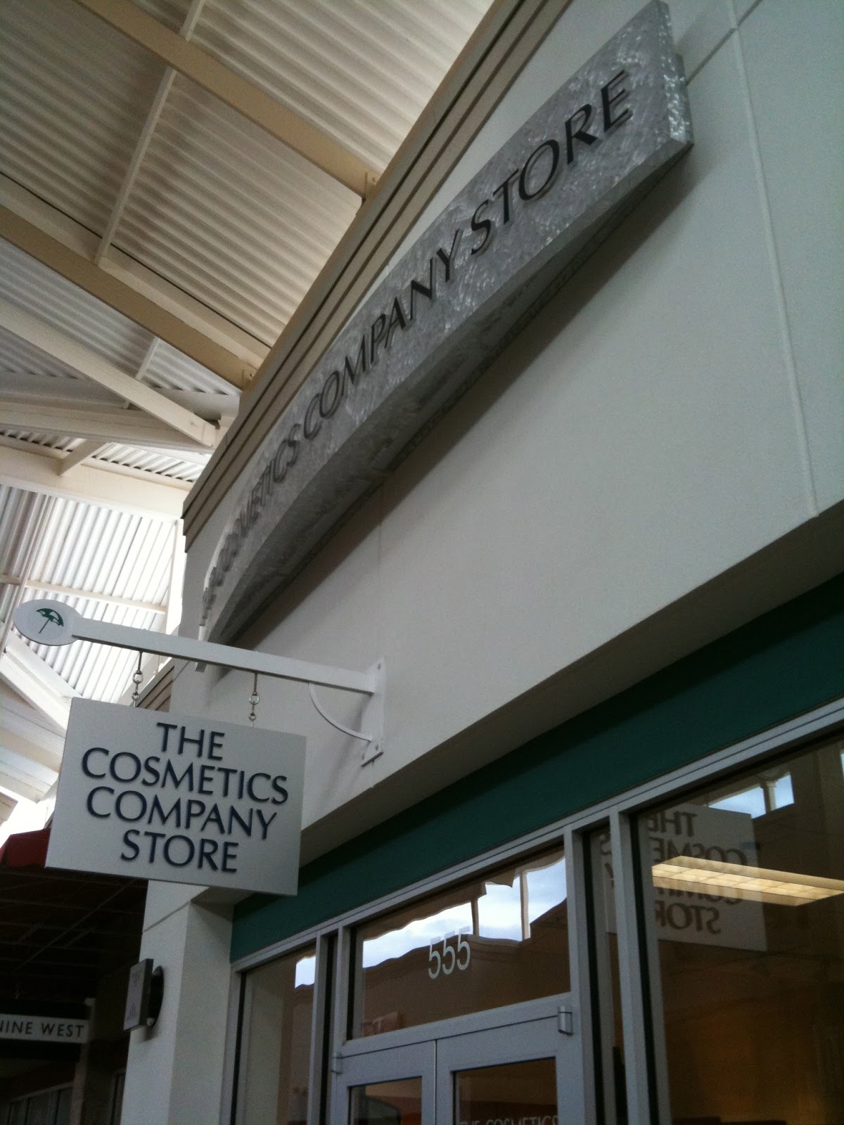 from Sassi, who lived it...: A Visit to The Cosmetics Company Store