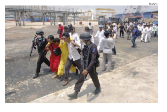 Foto Tragedi Kerusuhan di Batam | Hari ini Berita Lampung