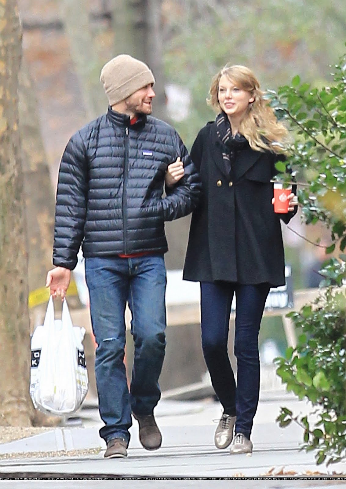 WEIRDLAND: Jake Gyllenhaal with Taylor Swift in Brooklyn - what does he ...
