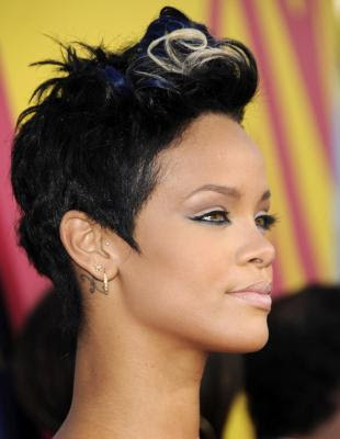 rihanna haircut 2007. makeup Rihanna Haircut 2007