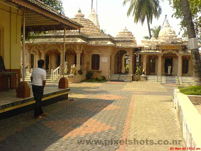 the front view of jain temple in gujarathy street of cochin mattancherry kerala india,jain temple cochin which is 100 years old,kerala-jain-temples,Gujarati-street-jain-temple-mattancherry