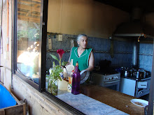 Doña Juanita Fuentealba en su cocina