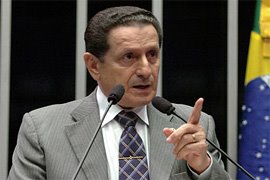 Senador pede impeachment de Lula