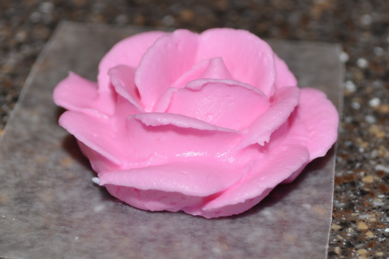 Pretty and Sweet Icing flowers