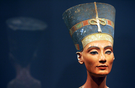 [070418-nefertiti-egypt_big[1].jpg]