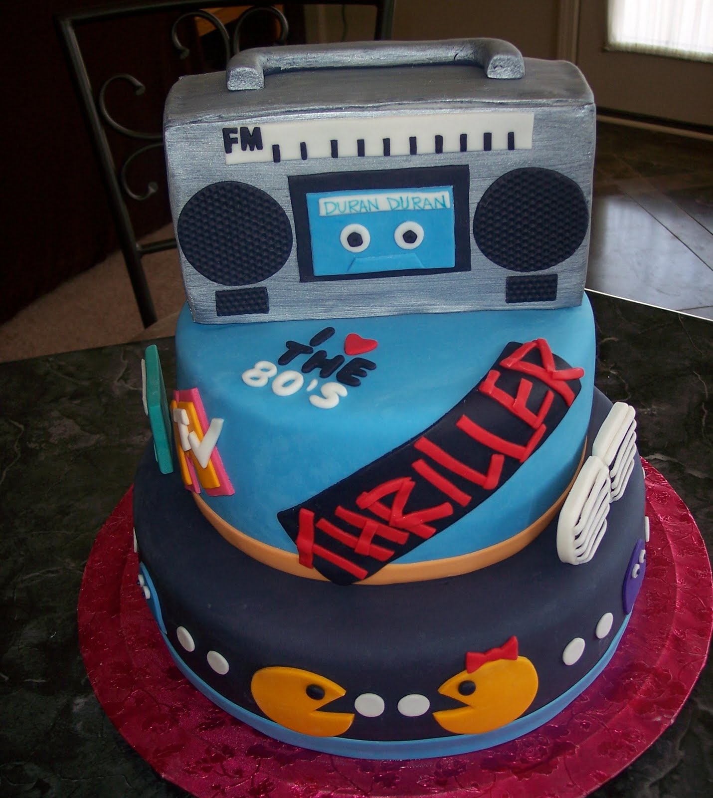 MyMoniCakes: 80's Theme Cake