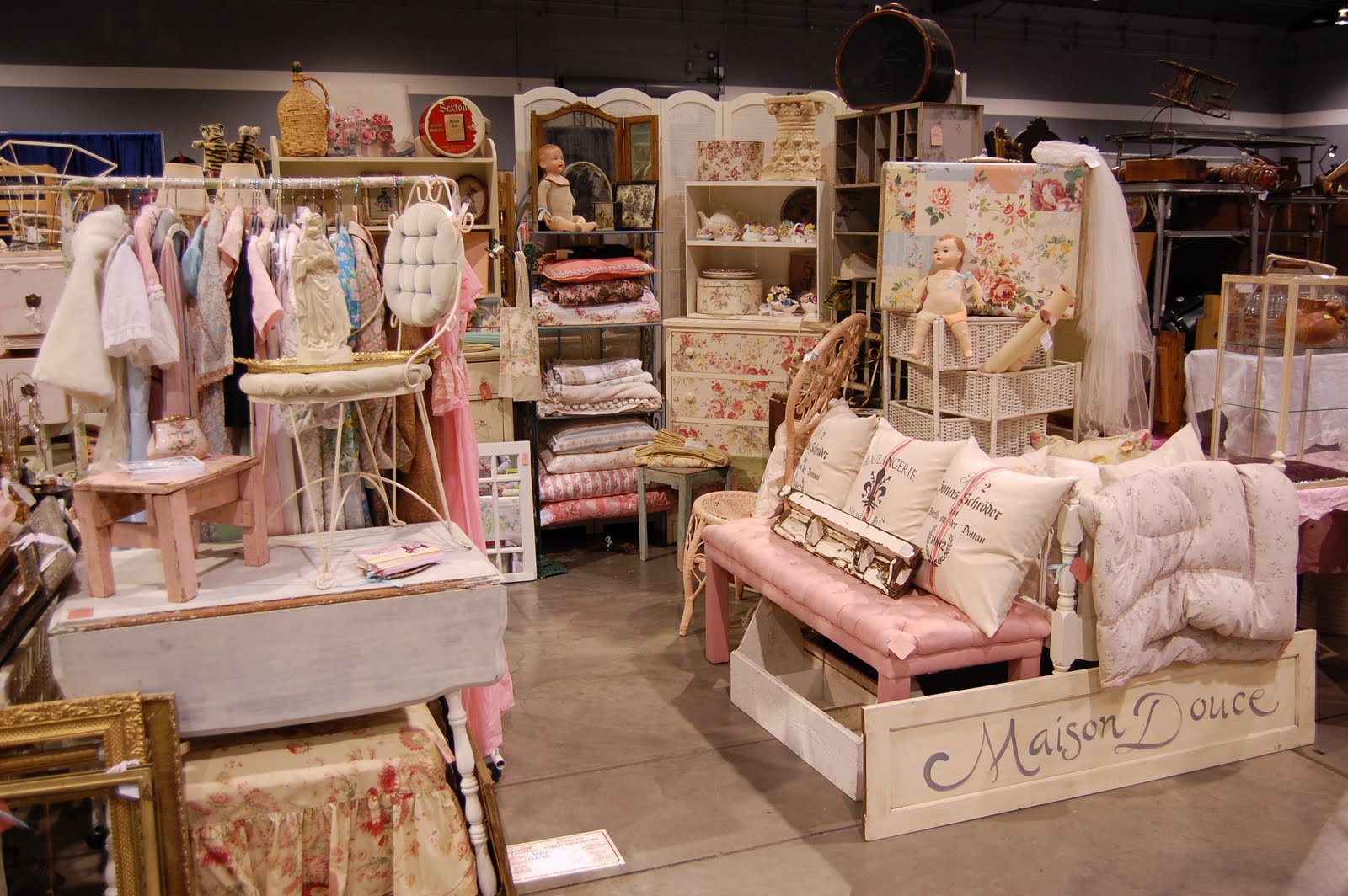 Vintage shops. магазин винтажной одежды. винтажные магазины. Vintage shops. магазины одежды в стиле винтаж.